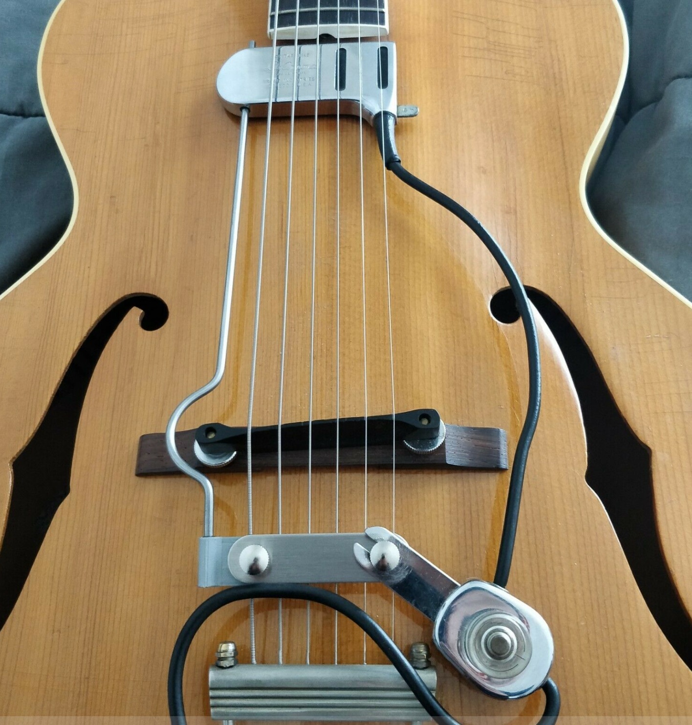 Tree Monkey TMGC-C05-01UE Performance Guitar Capo for Acoustic