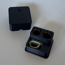 The Quickdraw - Steel guitar pick box